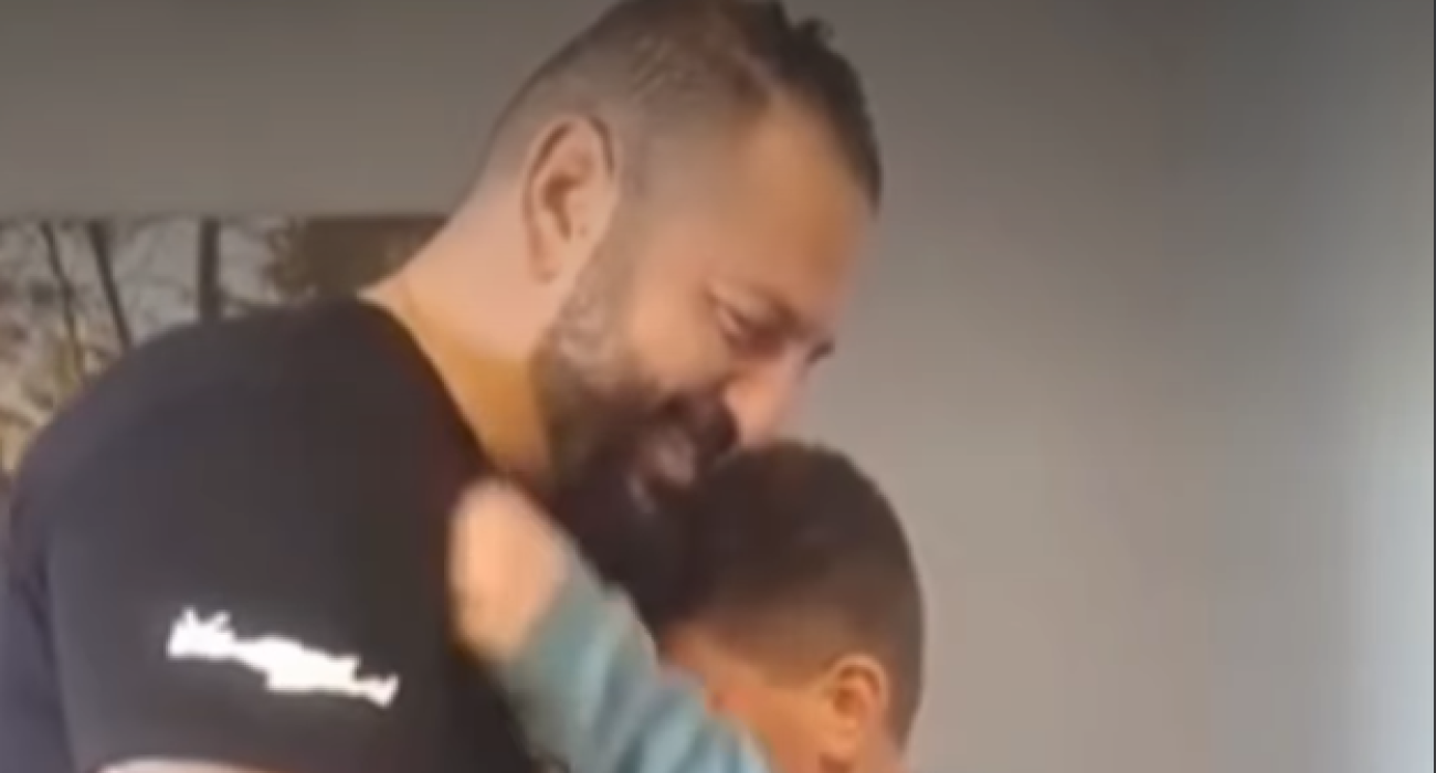 Πιτσιρικάς του ΟΦΗ ξεσπά σε κλάματα όταν ο πατέρας του ανακοινώνει το ταξίδι τον τελικό / Screenshot