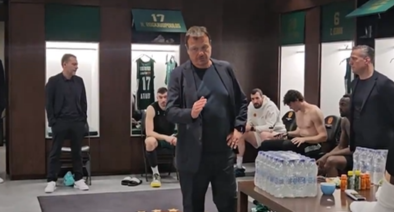 Ο Εργκίν Αταμάν στα αποδυτήρια του Παναθηναϊκού/printscreen