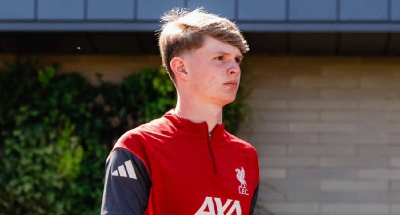 Ο 18χρονος Γουίλ Ράιτ στη προπόνηση της Λίβερπουλ