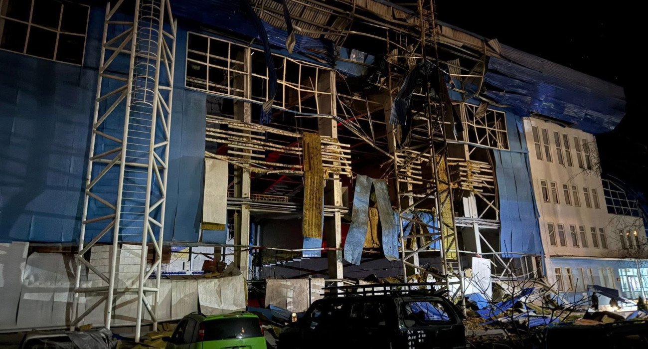 Το κλειστό στάδιο στο Σούμι μετά τη ρωσιμή επίθεση / Screenshot