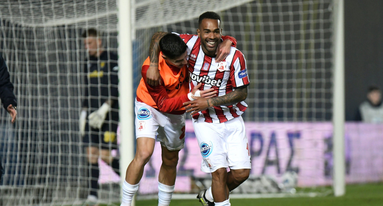 Με «μάγο» Τεϊσέιρα ο Πανσερραϊκός έκανε περίπατο στο Αγρίνιο και μπήκε σε θέση παραμονής μετά από έξι μήνες!