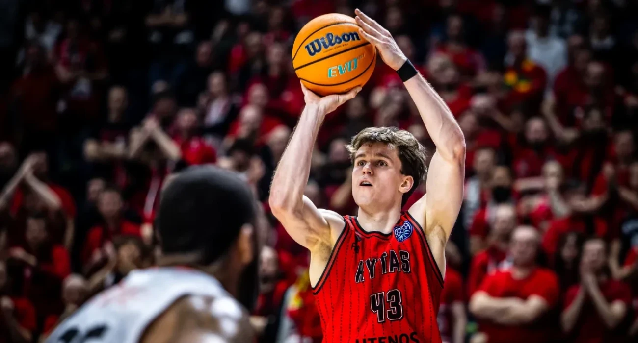 Ο Ίγκνας Σαρτζιούνας με τη φανέλα της λιθουανικής Ρίτας / Πηγή: FIBA