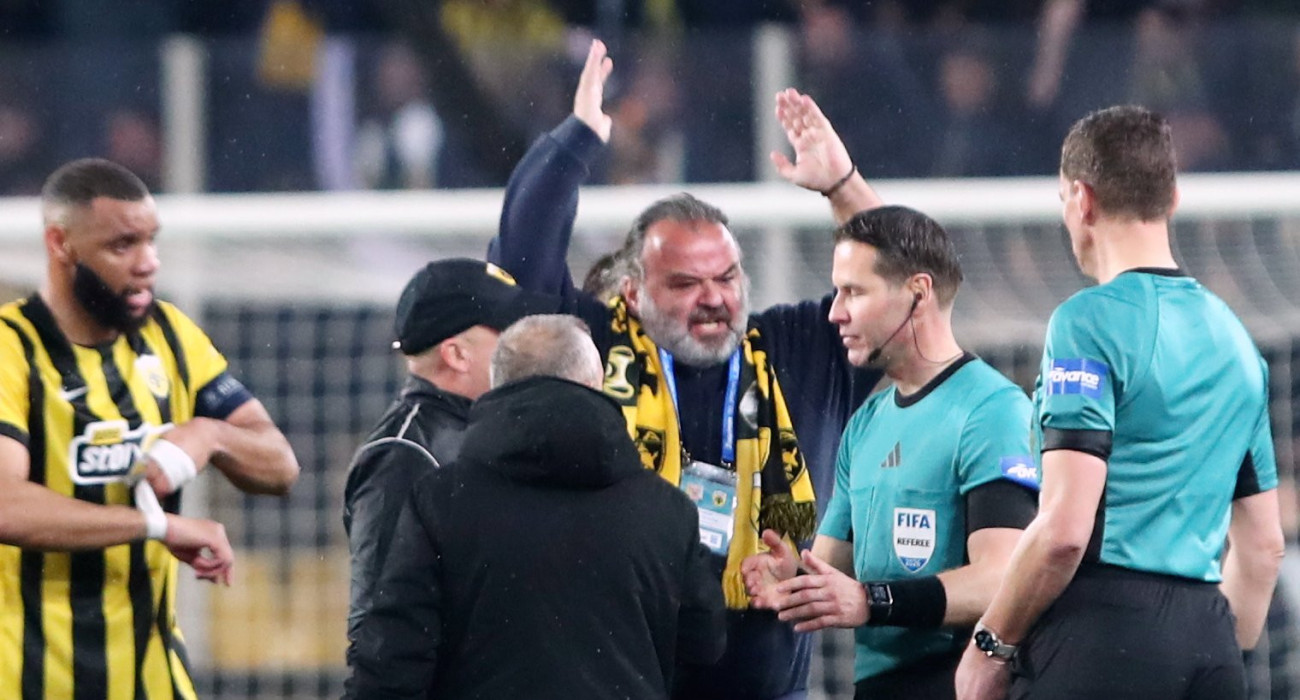 Ο Μάριος Ηλιόπουλος έξαλλος με τον Ντάνι Μάκελι /Πηγή: Intime