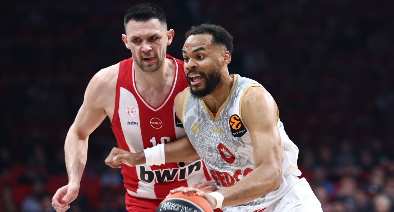 Ο Έλι Οκόμπο κόντρα στον Κώστα Παπανικολάου/Πηγή: eurokinissi