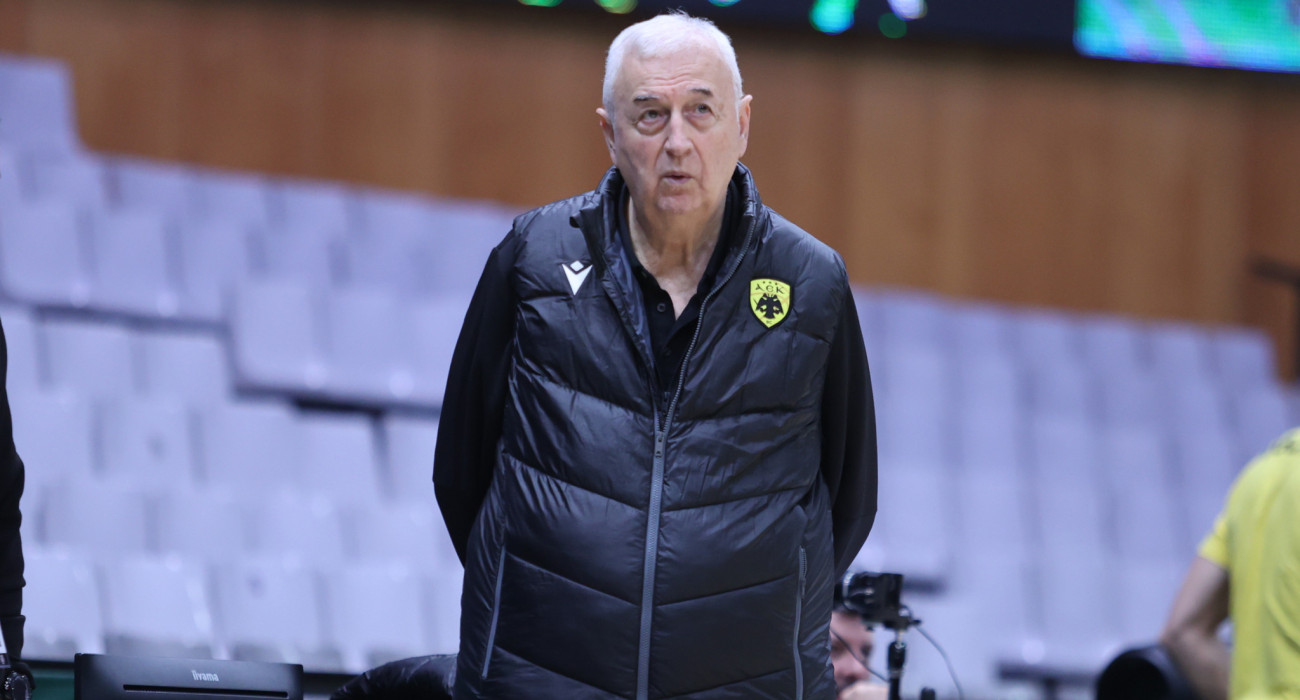 Ο Ντράγκαν Σάκοτα στην τελευταία προπόνηση της ΑΕΚ πριν το Final Four του ΒCL, Πηγή: Intime