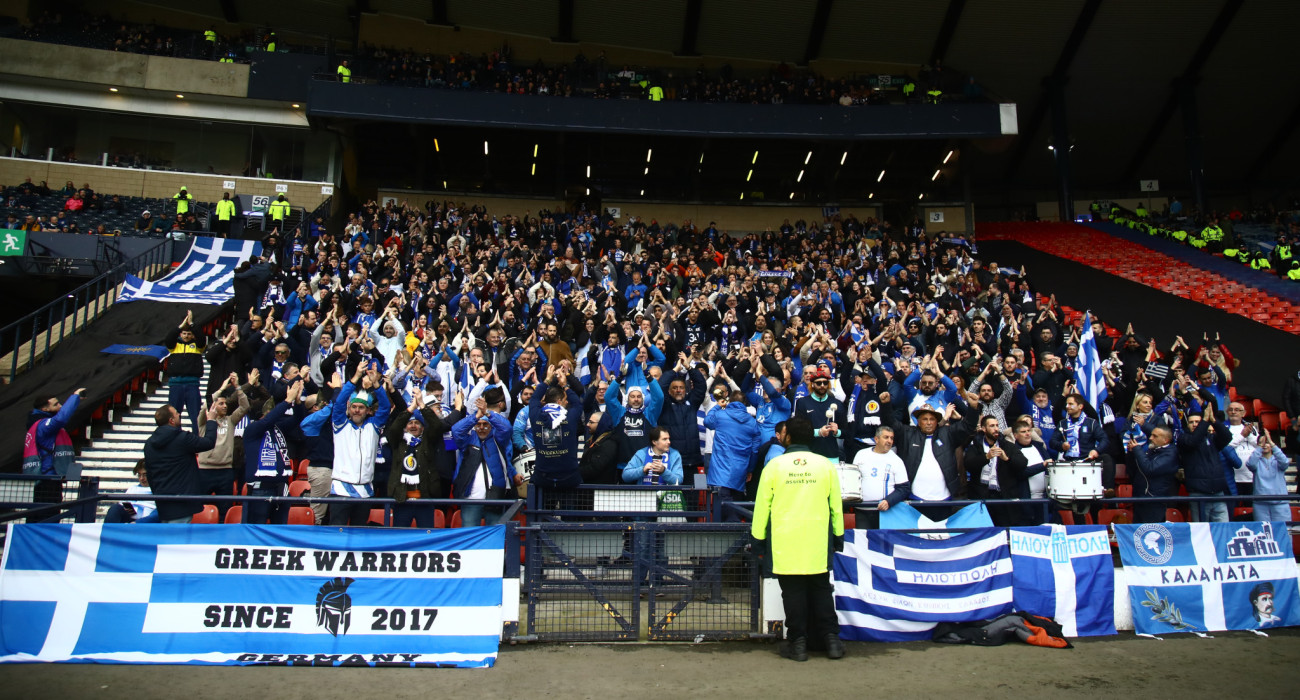 Φίλαθλοι της εθνικής Ελλάδας στον ετκός έδρας αγώνα κόντρα στη Σκωτία / Πηγή: Eurokinissi