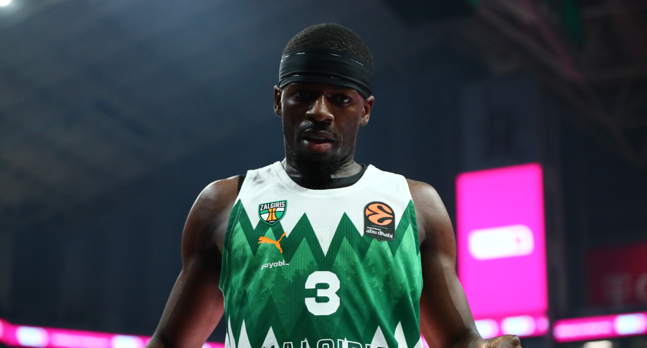 Ο Σιλβέν Φρανσίσκο με τη φανέλα της Ζαλγκίρις/Πηγή: Eurokinissi