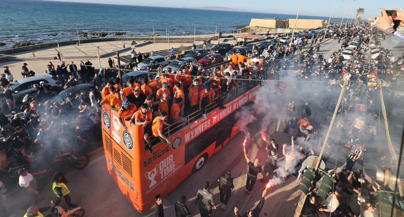 Οι πανηγυρισμοί των παικτών του ΟΦΗ μετά την κατάκτηση Κυπέλλου Ελλάδας Betsson / Πηγή: Eurokinissi
