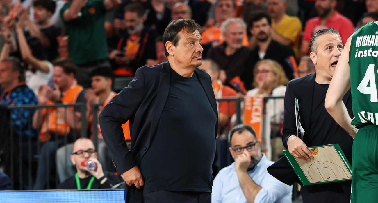 Ο Εργκίν Αταμάν στο ματς του Παναθηναϊκού με τη Βαλένθια/Πηγή: Eurokinissi