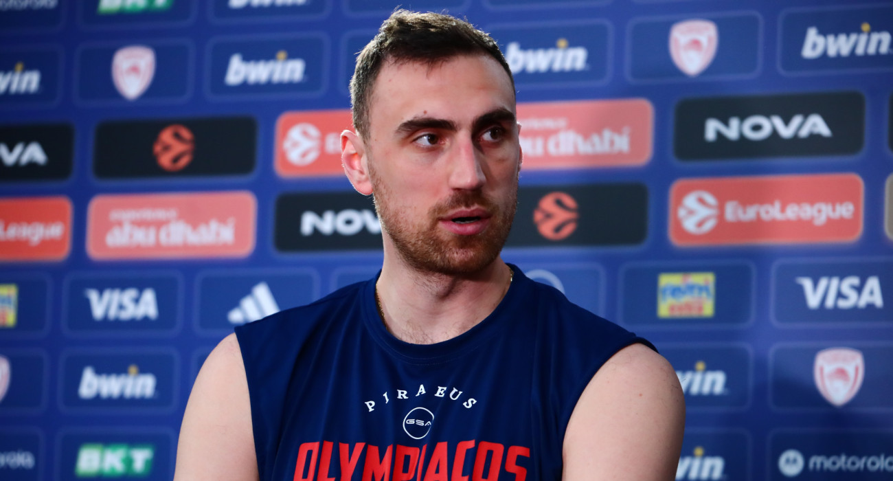 Μιλουτίνοφ: «Να ξεχάσουμε το πρώτο ματς - Τιμή να φωνάζει ο κόσμος το όνομα μου»