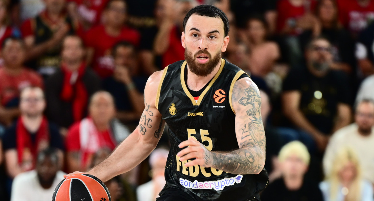 Ο Μάικ Τζέιμς στο Game 3 κόντρα στον Ολυμπιακό / Πηγή: Eurokinissi