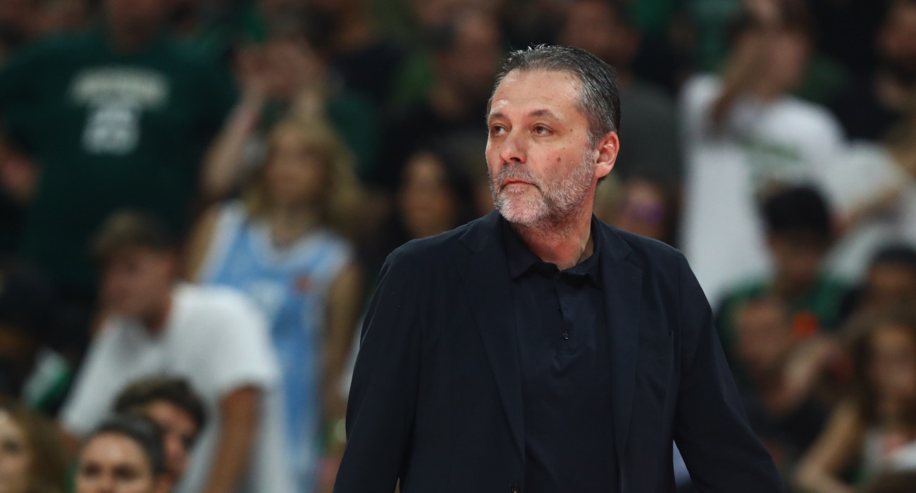 Ο Χρήστος Σερέλης στον πάγκο του Παναθηναϊκού / Eurokinissi