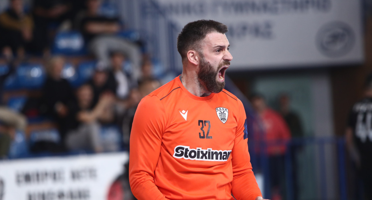 Ο Ίγκορ Άρσιτς πανηγυρίζει στον αγώνα του ΠΑΟΚ με την ΑΕΚ / Πηγή: Eurokinissi