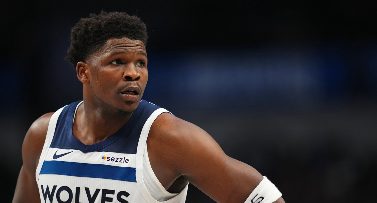 Ο προβληματισμένος «Ant-Man» της Μινεσότα, θα χάσει αρκετές εβδομάδες δράσης / Photo by Cooper Neill/NBAE via Getty Images