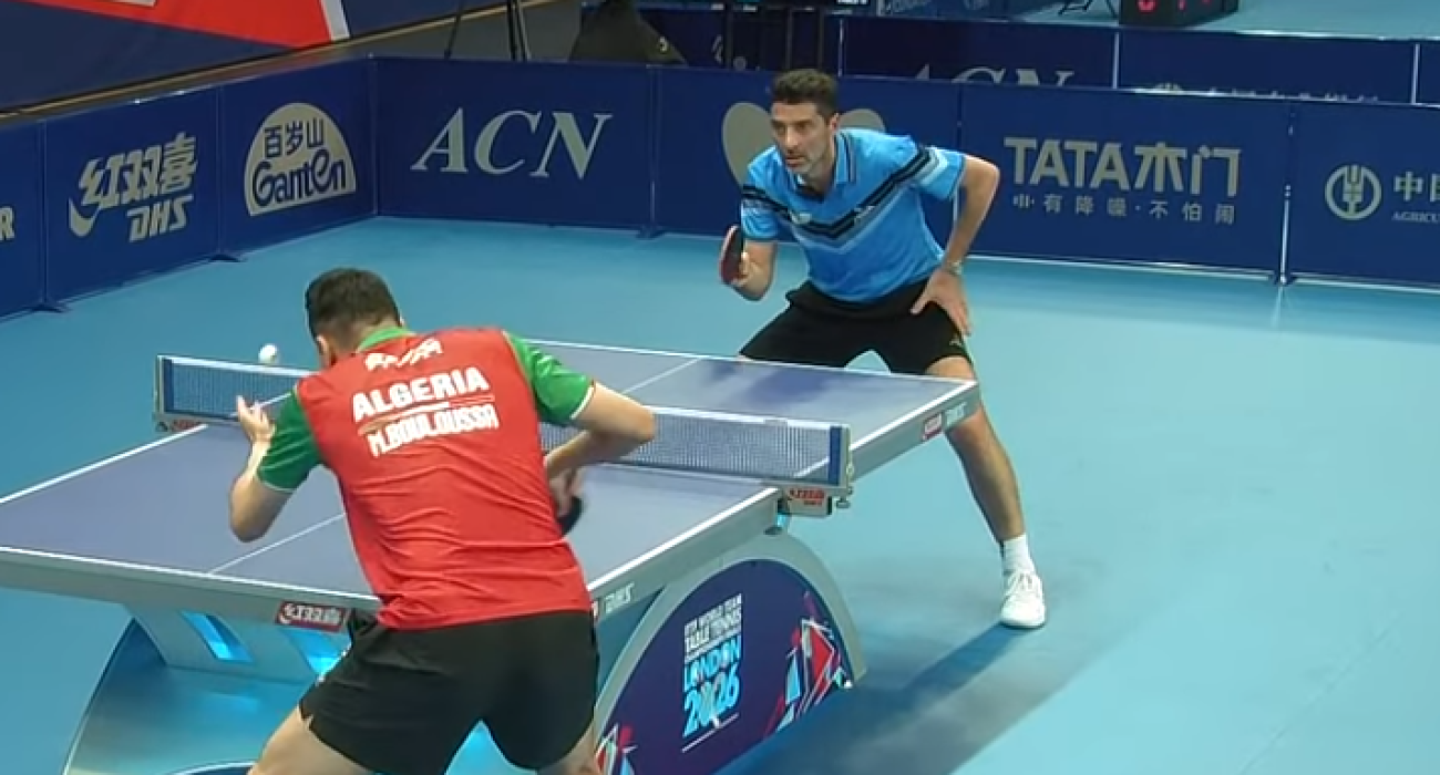 Ο Παναγιώτης Γκιώνης εν δράσει απέναντι σε παίκτη της Αλγερίας / Screenshot