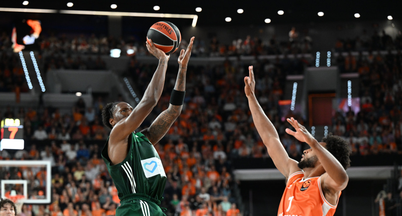 Ο Νάιτζελ Χέιζ-Ντέιβις ήταν ο... εκτελεστής της Βαλένθια / Πηγή: Βαγγέλης Στόλης