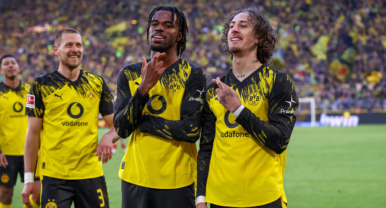 Σίλβα και Τσουκουεμέκα πανηγυρίζουν για την Ντόρτμουντ / Πηγή: Imago