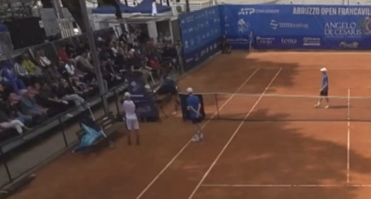 H στιγμή της έντασης / Screenshot