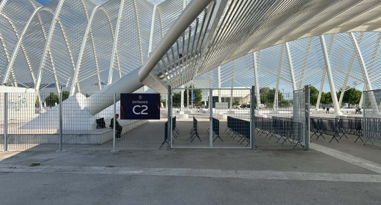 Η είσοδος των φίλων του Ολυμπιακού στο T-Center