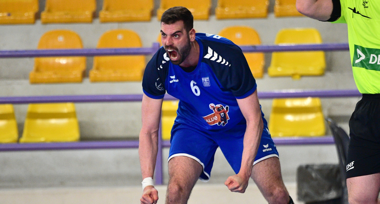 Αθλητής της Εθνικής χάντμπολ ανδρών σε πανηγυρισμούς / Πηγή: Eurokinissi
