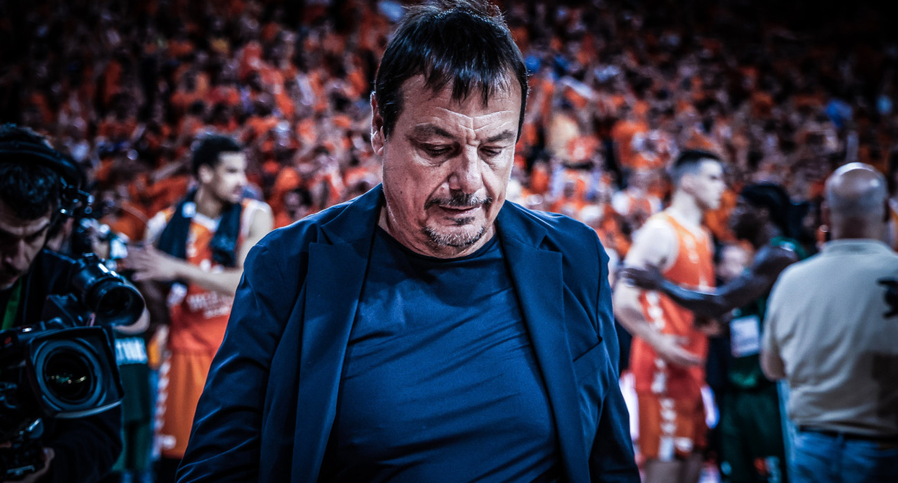 Ο Εργκίν Αταμάν απογοητευμένος μετά τον αποκλεισμό / Πηγή: Eurokinissi