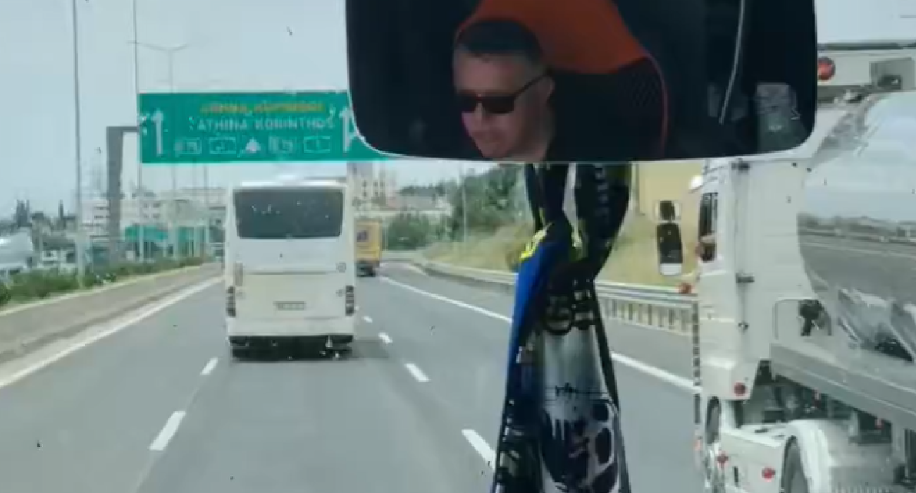 Οι φίλοι της Φενέρμπατχσε μέσα στο πούλμαν με προορισμό την Αθήνα / Screenshot