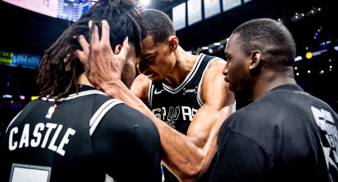 Οι Σπερς πανηγυρίζουν - Πηγή: San Antonio Spurrs