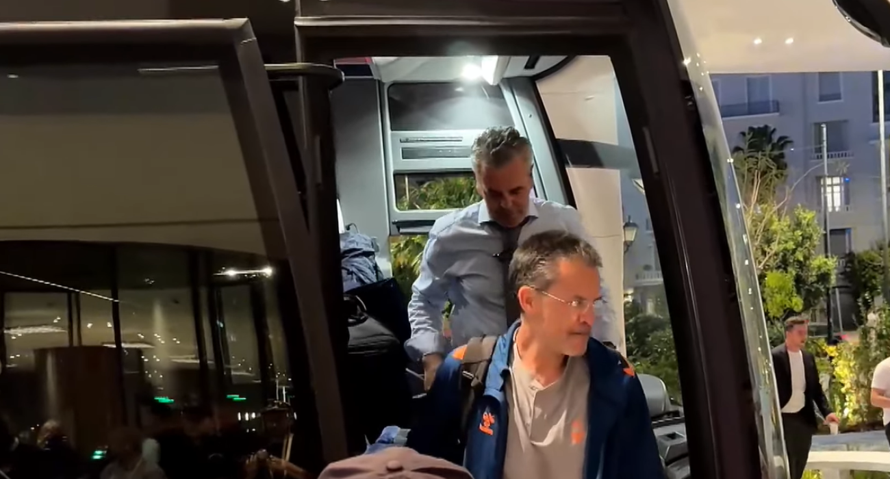 Ο Πέδρο Μαρτίνεθ κατά την άφιξη της Βαλένθια