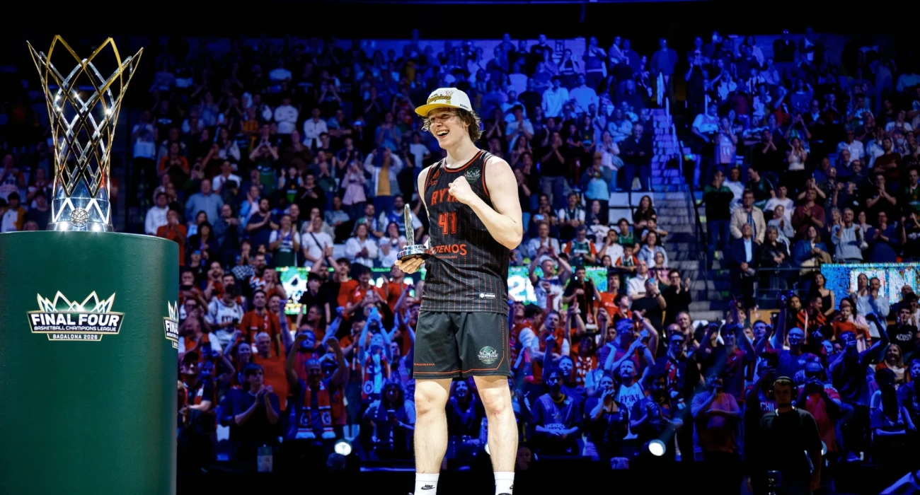 O Σιμόνας Λουκόσιους / Basketball Champions League Photos