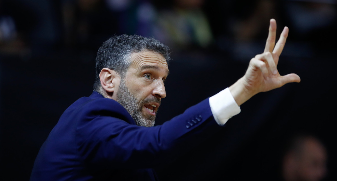 Ο Ιμπόν Ναβάρο στον πάγκο της Ουνικάχα Μάλαγα / Eurokinissi