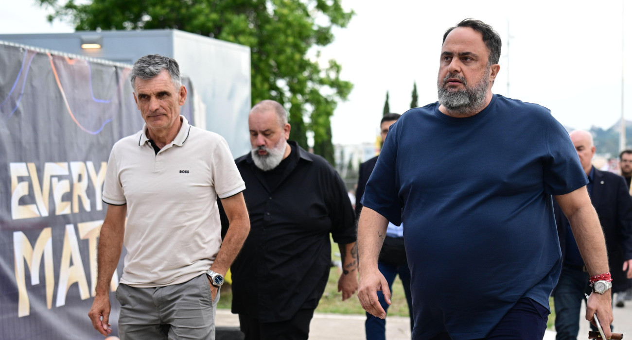 Ο Βαγγέλης Μαρινάκης μαζί με τον Χοσέ Λουίς Μεντιλίμπαρ / Πηγή: Eurokinissi