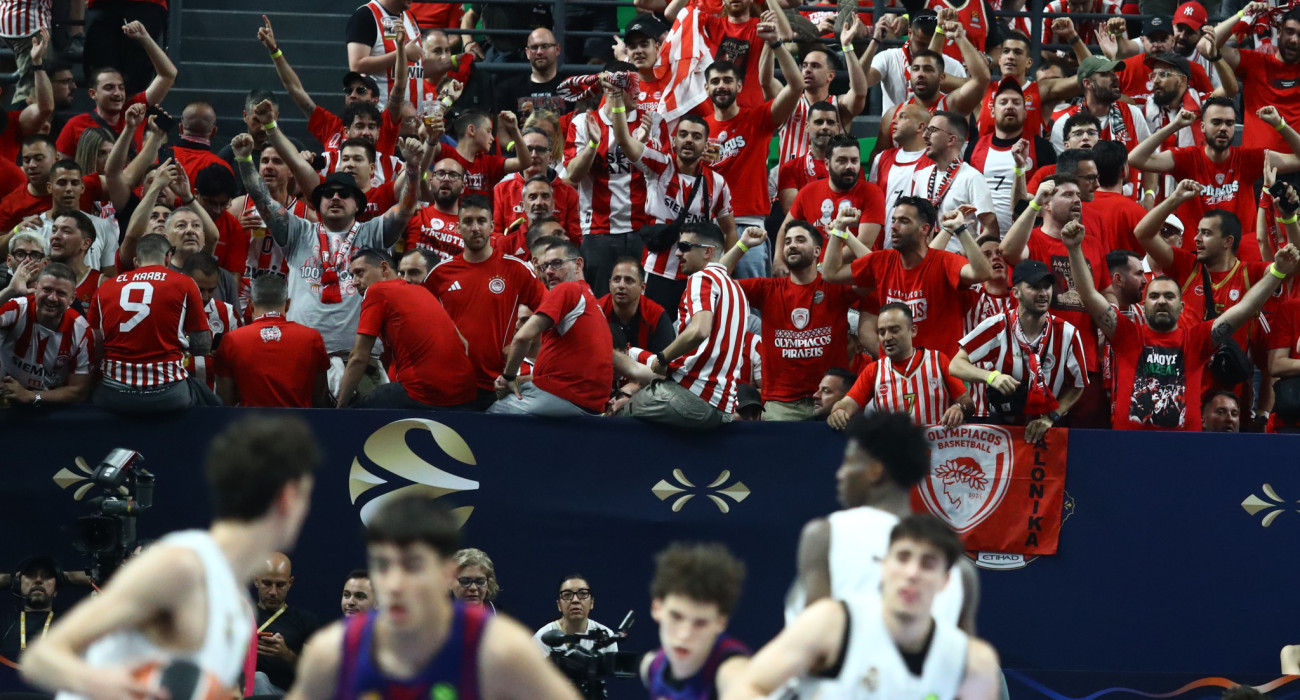 «Κοκκίνισαν» ξανά οι κερκίδες του ΟΑΚΑ, Πηγή: Eurokinissi
