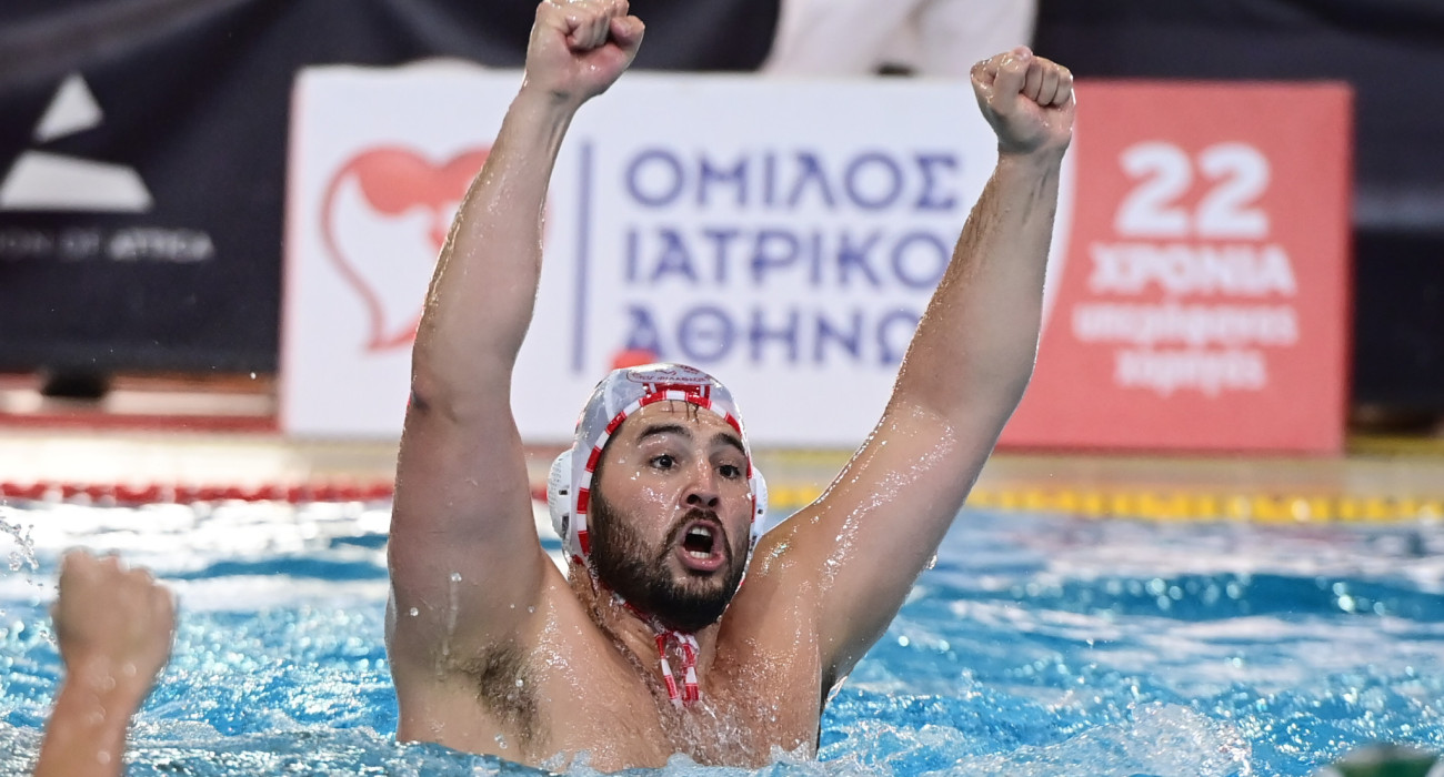 Ο Κώστας Κάκαρης πανηγυρίζει στον τελικό του Ολυμπιακού με τον Παναθηναϊκό / Πηγή: Eurokinissi