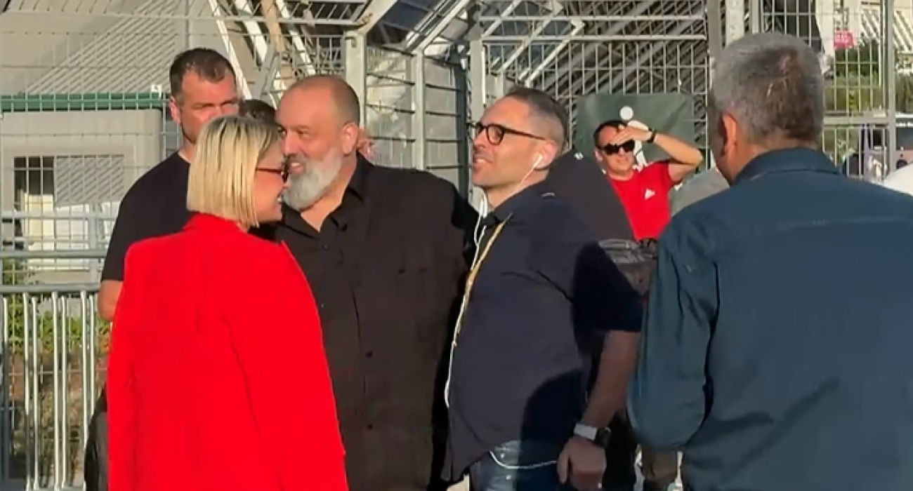 Ο Κώστας Καραπαπάς βρίσκεται ξανά στο ΟΑΚΑ - Θα δει από κοντά τον τελικό της EuroLegue (video)