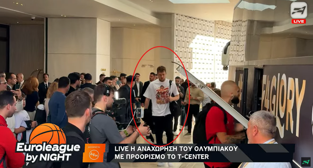 Επική μπλούζα Βεζένκοφ με Μπαρτζώκα πριν τον τελικό
