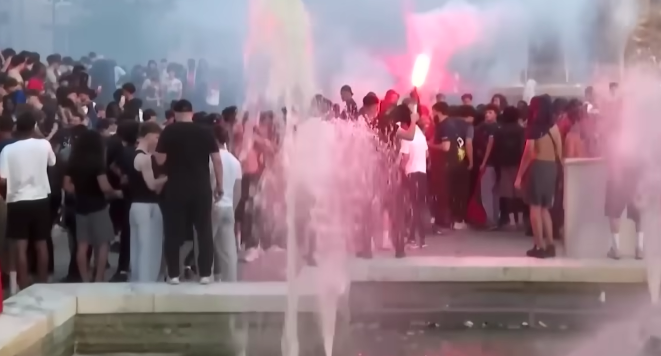 Οπαδοί της Παρί Σεν Ζερμέν πανηγυρίζουν για την κατάκτηση του Champions League  / Screenshot