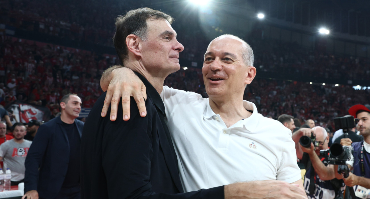 Ο Γιώργος Μπαρτζώκας με τον Γιώργο Αγγελόπουλο / Πηγή: InTime
