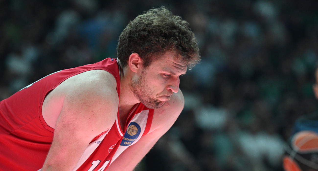 Απογοητευμένος ο Σάσα Βεζένκοβ μετά το Game 4 - Πηγή: Eurokinissi