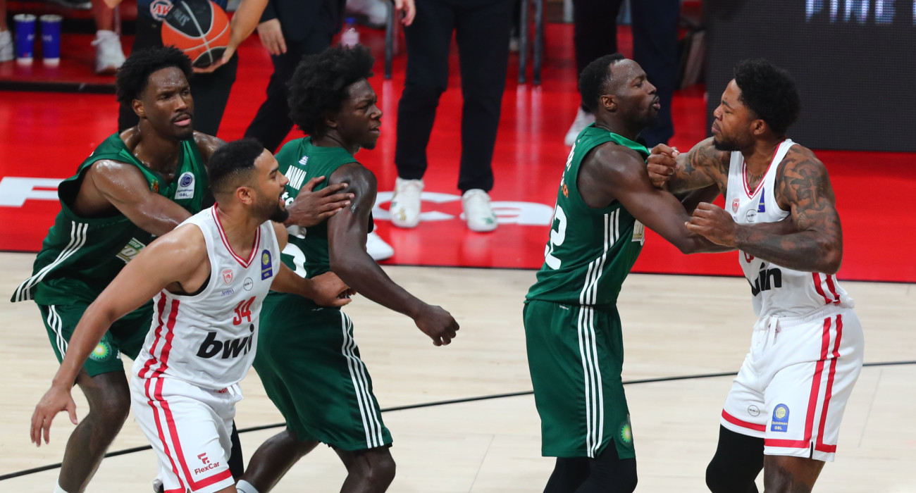 Στιγμιότυπο από την ένταση στο Game 5 / Πηγή: Eurokinissi