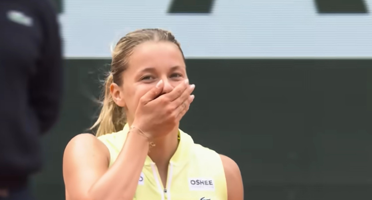 Η Μάγια Χβαλίνσκα στον ημιτελικό του Roland Garros / Screenshot