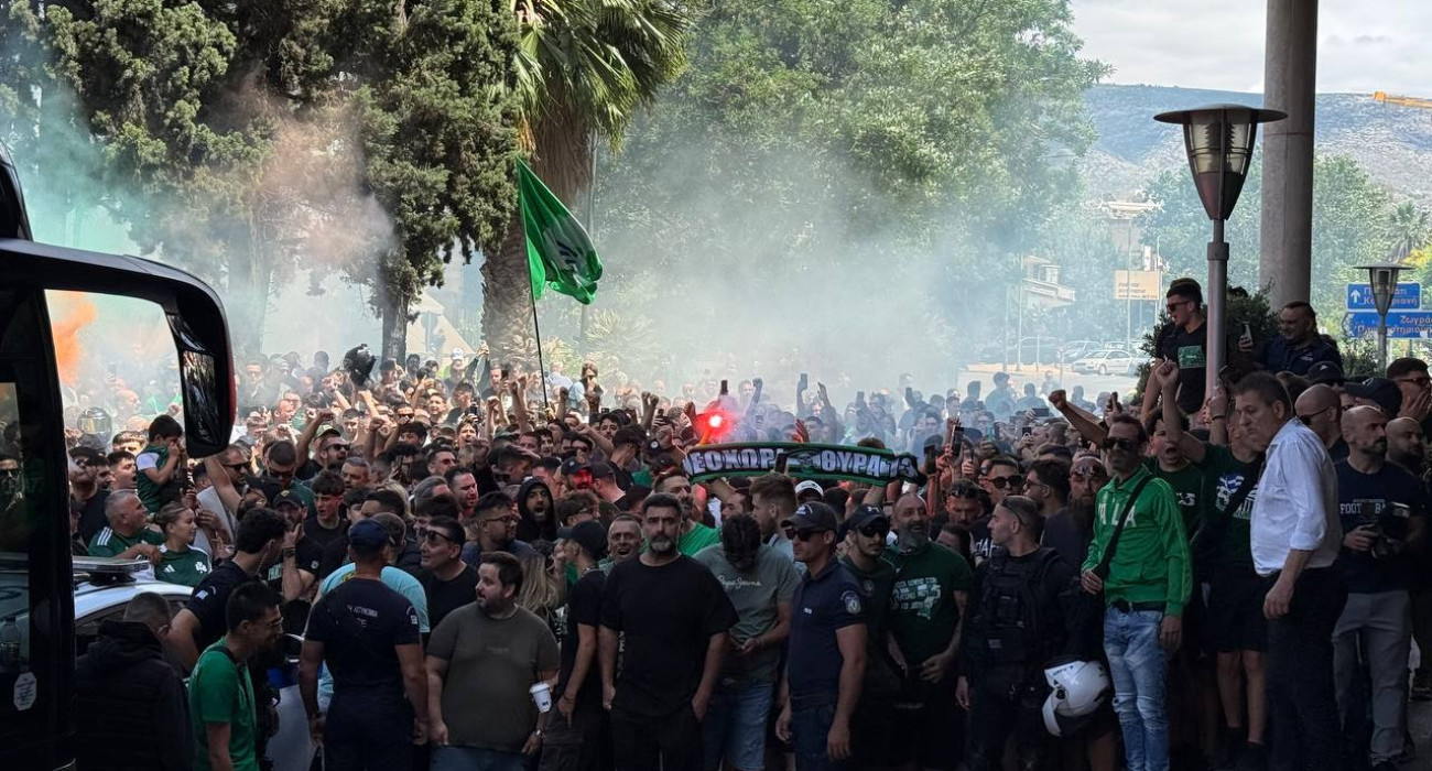 Συγκεντρώνονται οι φίλοι του Παναθηναϊκού έξω από το ξενοδοχείο της ομάδας