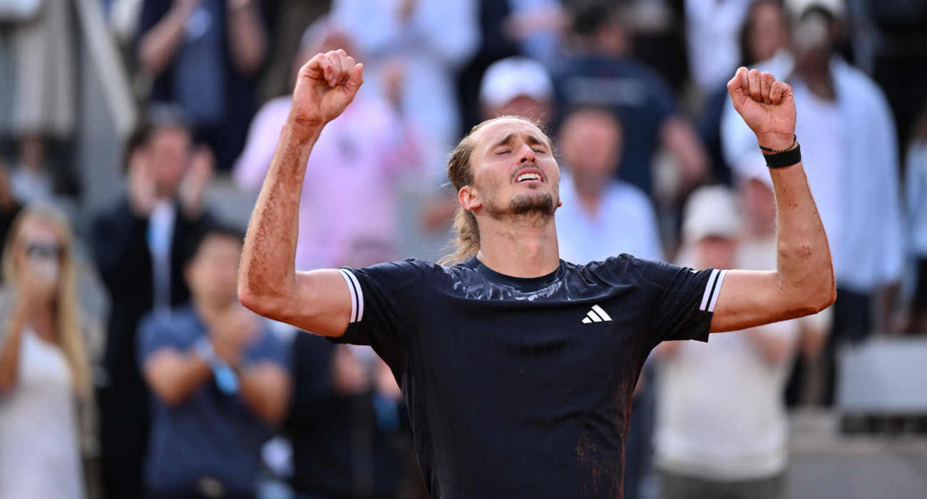 Ο Ζβέρεφ πανηγυρίζει την κατάκτηση του Roland Garros/ Πηγή: IMAGO