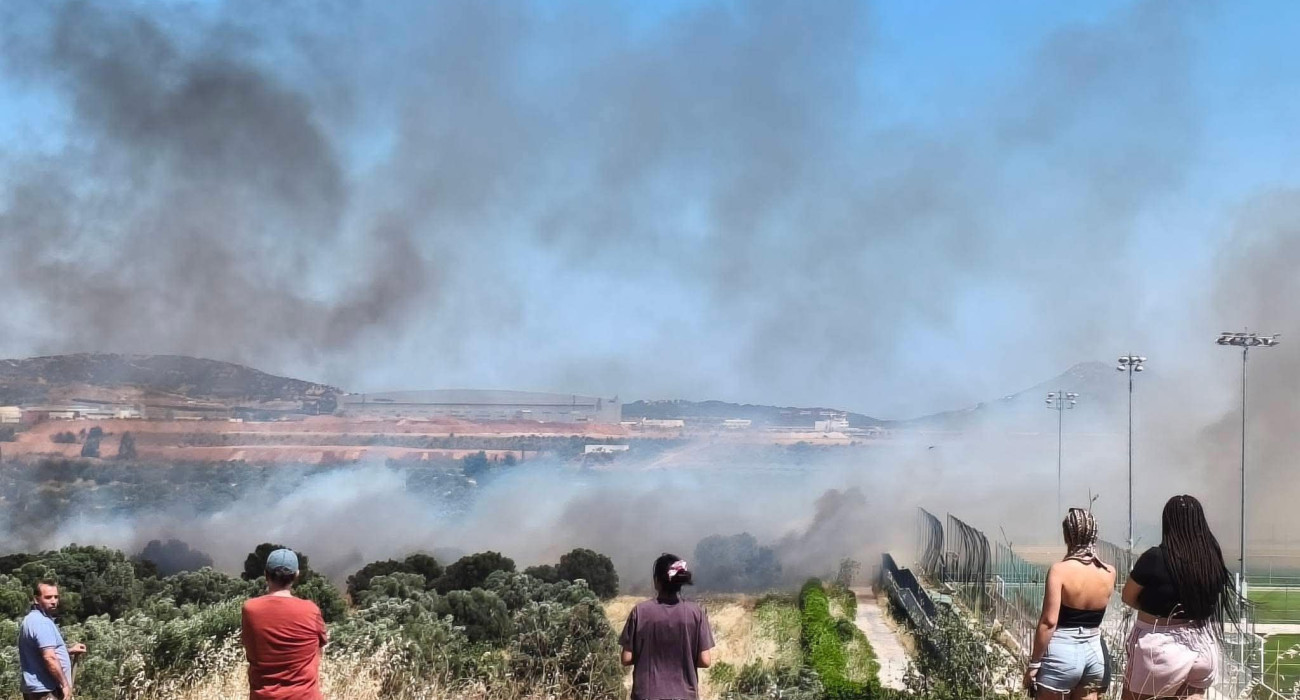 Φωτιά στα Σπάτα, κοντά στο προπονητικό κέντρο της ΑΕΚ! (photos)