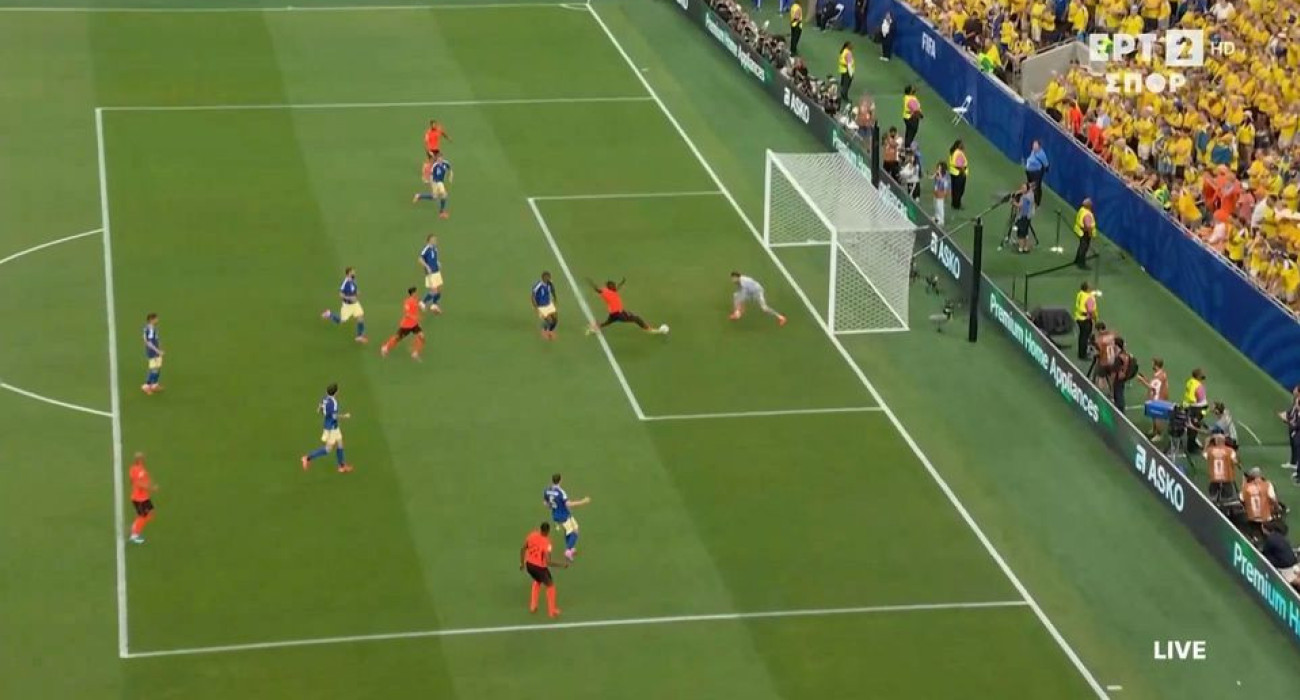 Ο Μπρόμπεϊ  «χτυπάει» ξανά και... 2-0 οι Ολλανδοί (video)