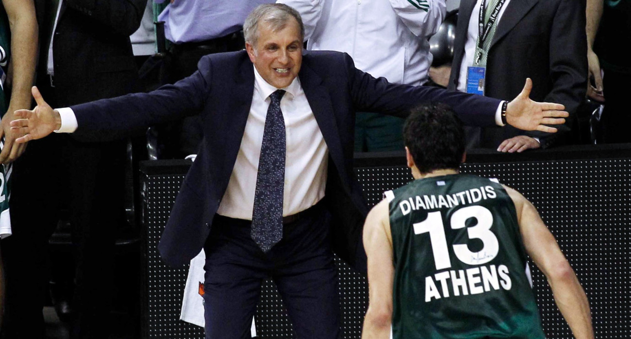 Η αγκαλιά Ομπράντοβιτς και Διαμαντίδη στο Final Four της Βαρκελώνης/Intime