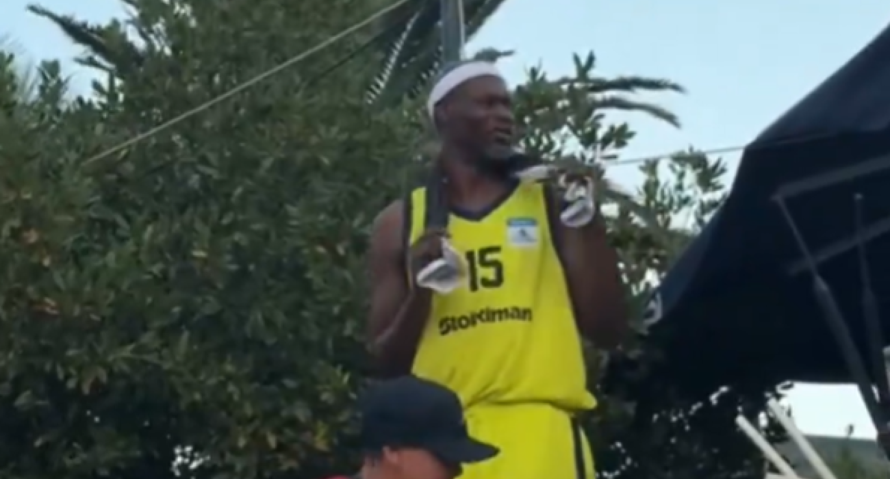Ο Μπρεντ Πέτγουεϊ άφησε το μπάσκετ και έγινε... DJ στη Σύρο (video)