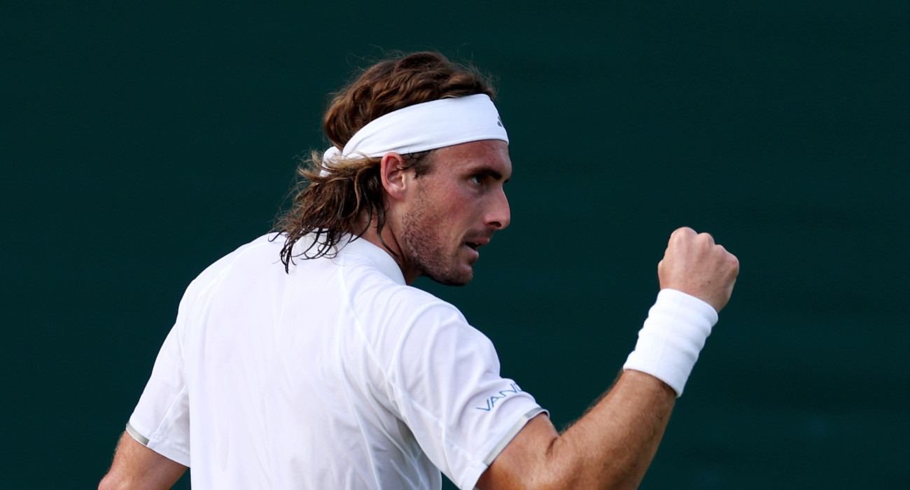Ο Στέφανος Τσιτσιπάς στον αγώνα του στο Wimbledon / Πηγή: Getty Images
