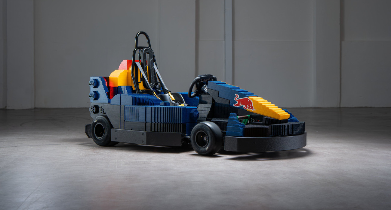Τα Lego μονοθέσια για την παρέλαση στο Σίλβερστοουν/ @oracleredbull