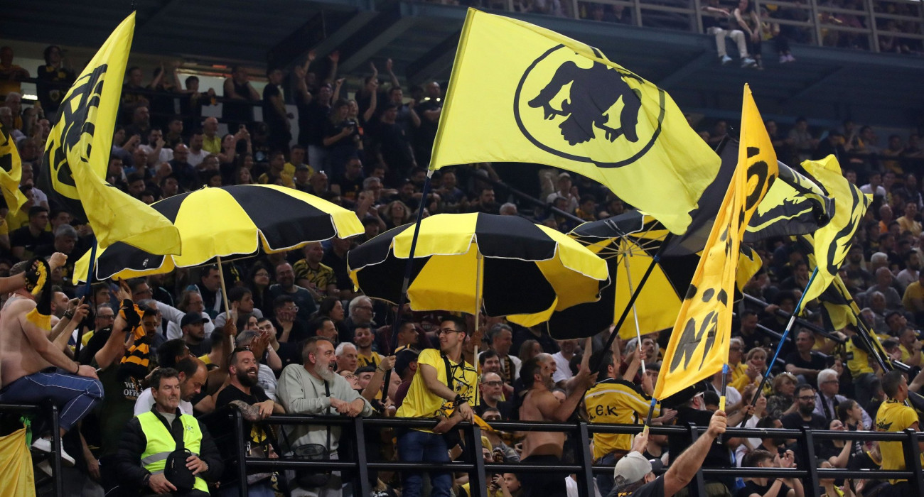 Με... έκτο παίκτη τον κόσμο η ΑΕΚ κόντρα στον ΠΑΟΚ, άνοιξε το πάνω διάζωμα της Sunel Arena