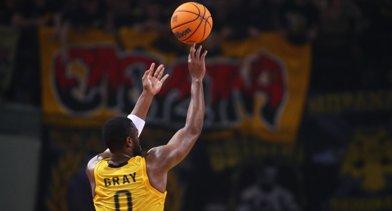 Τα απίθανα σουτ των Μπάρτλεϊ και Γκρέι που έστειλαν το ματς στην παράταση